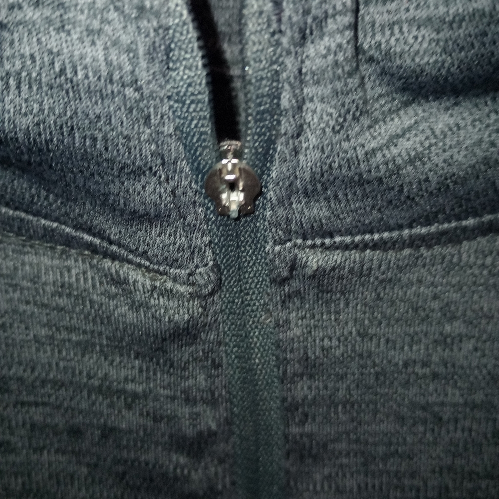 Grey under armour quarter zip - Picture 3 of 4